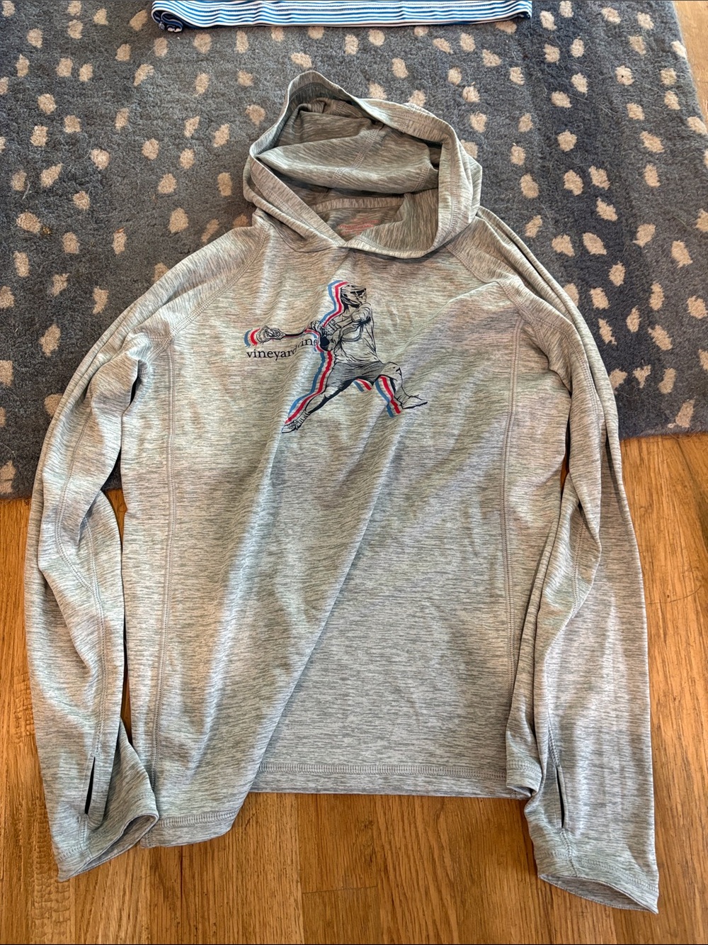 Vineyard Vines Men's Gray Hooded Performance Long-Sleeve Shirt